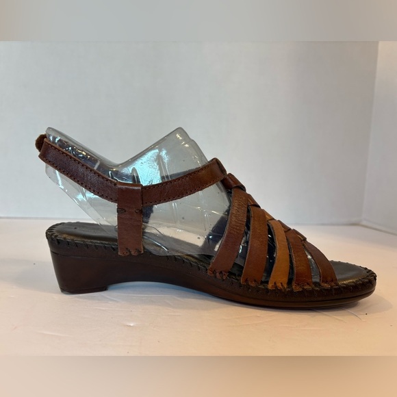 Strictly Comfort brown leather open toe Strappy Roman sandals shoes size 7 M - Picture 5 of 12